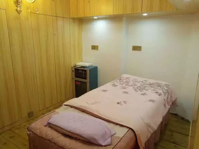 郑州美博会：24小时化妆品店你见过么？